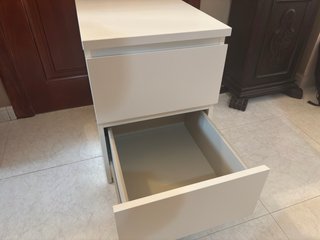 Mesita de noche ikea malm