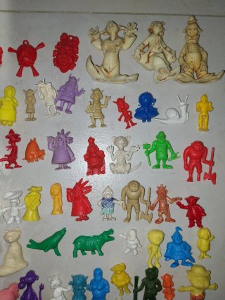 Figuras Monocromáticas - Lote de 102 Figuras