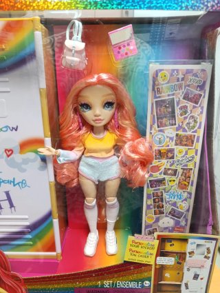 Muñeca Rainbow High Coral