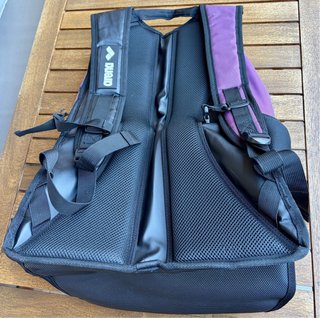 Mochila Arena Morada y Rosa. Muy poco uso.