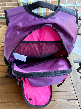 Mochila Arena Morada y Rosa. Muy poco uso.