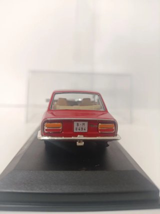 Coche de colección SEAT 124 Sport (1971)