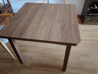 Mesa de comedor extensible de madera