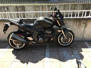 Kawasaki Z1000 Naked Negra 27.000 km