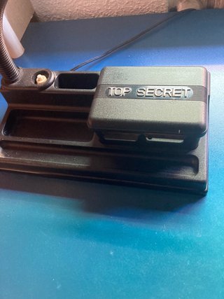Lampara de escritorio con espejo y candado