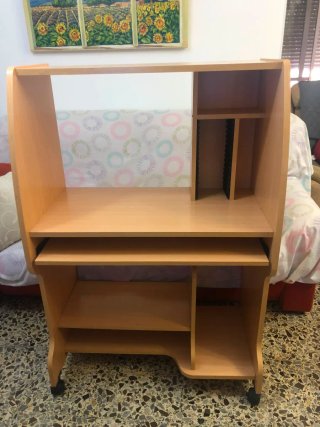 Escritorio con ruedas y almacenaje