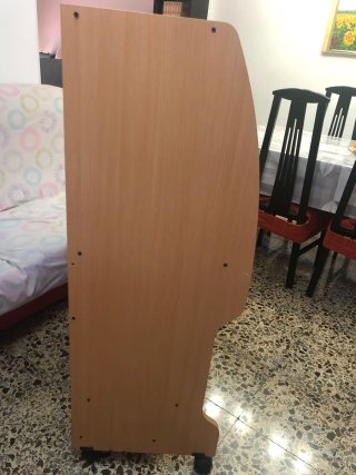 Escritorio con ruedas y almacenaje