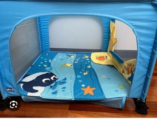 Parque infantil azul marca chicco para bebes.