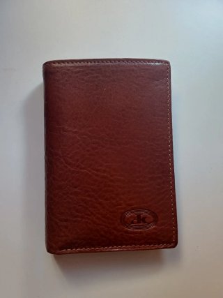Cartera de cuero marrón