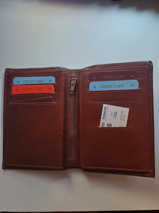 Cartera de cuero marrón