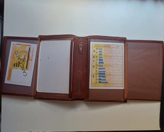 Cartera de cuero marrón