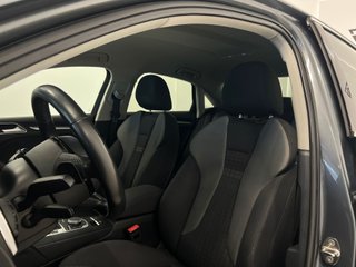 Audi A3 Sedán 1.8 TFSI 180cv S line Quattro S Tron