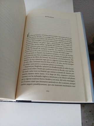 TIEMPO ENTRE COSTURAS, EL