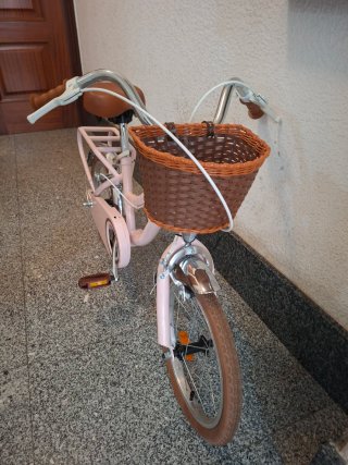 Bici niña 16 retro rosa con cesta