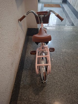 Bici niña 16 retro rosa con cesta