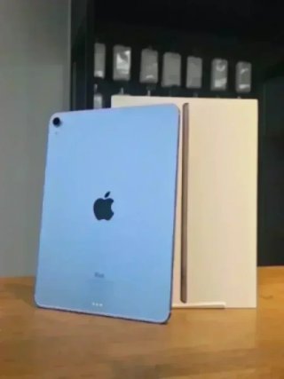 IPAD AIR 4TH GEN 64GB WIFI + CEL 99% BAT