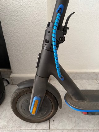 Patinete Eléctrico Negro y Azul