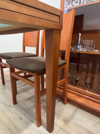 Mesa de comedor extensible de madera con 4 sillas