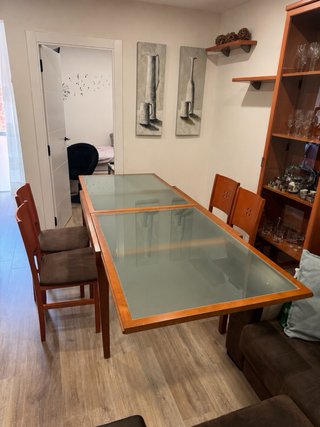Mesa de comedor extensible de madera con 4 sillas