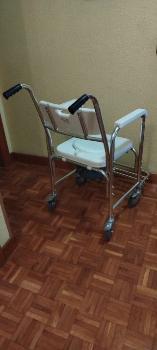 Silla ruedas de baño
