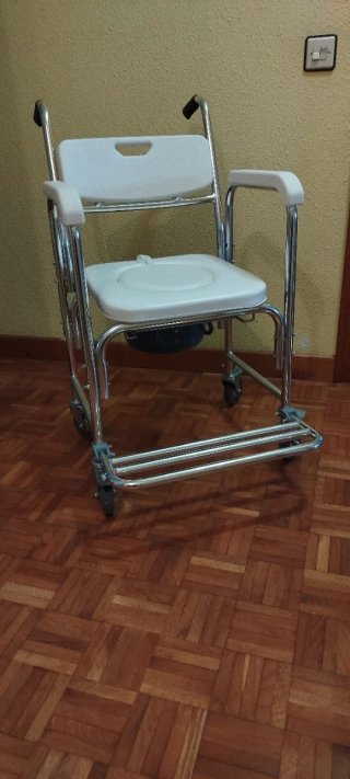 Silla ruedas de baño