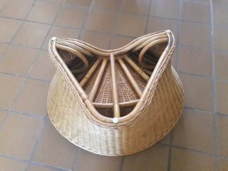 Sillón de mimbre oriental para meditación