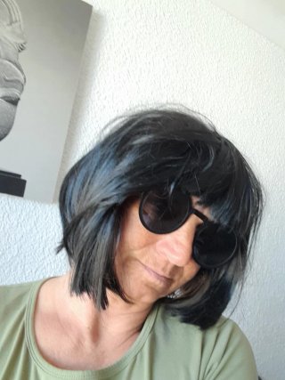 Peluca negra, muy buena calidad
