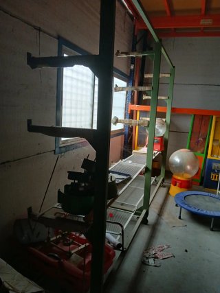 Estantería de taller con ruedas