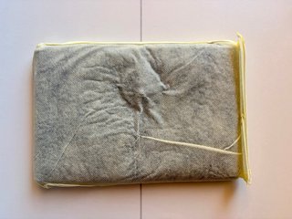 Pochette nera con testa di leone