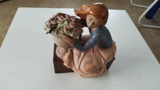 Porcelana Nadal Joven con Flores