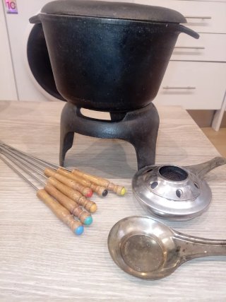 Olla Fondue Hierro con Accesorios