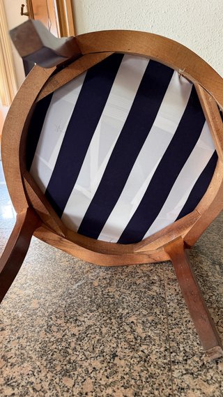 Sillón clásico tapizado floral