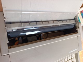 Maquina de escribir Olivetti Lettera E 501-II