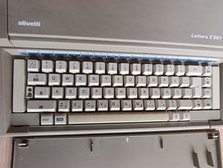 Maquina de escribir Olivetti Lettera E 501-II