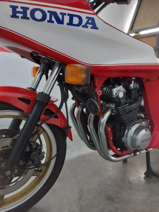 Honda CB 900 F2 Bol D'or Roja y Blanca