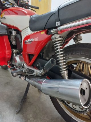 Honda CB 900 F2 Bol D'or Roja y Blanca