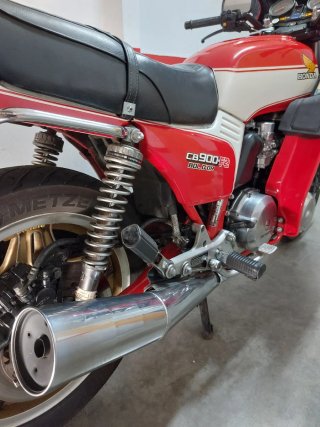 Honda CB 900 F2 Bol D'or Roja y Blanca