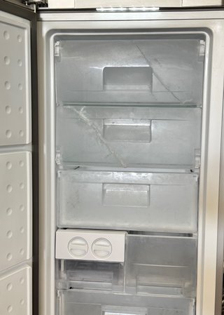 Congelador Vertical Smeg Inox