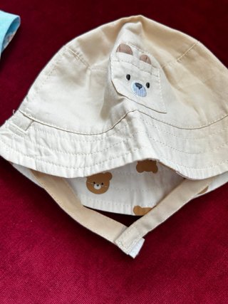 Set cappellino e bandana neonato