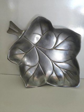 Bandeja decorativa hoja metal plateado