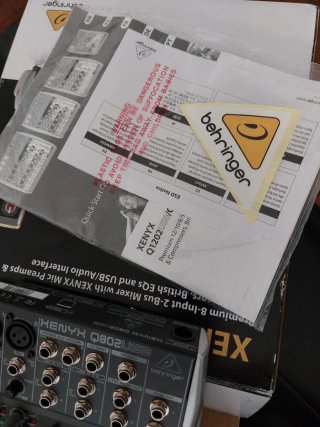 Behringer Xenyx Q802USB Mixer Audio