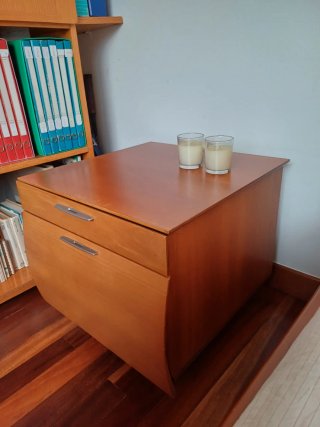 Cómoda y mesilla de madera