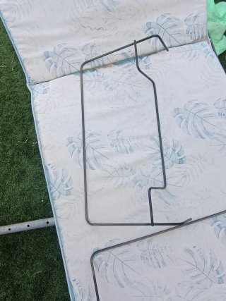 2 Sujeta macetas balcon metálico, con maceteros