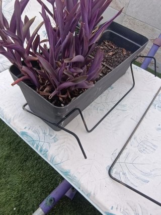 2 Sujeta macetas balcon metálico, con maceteros