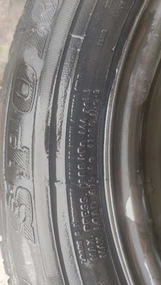 Neumático y llanta Dunlop 205/60 R15 nuevo
