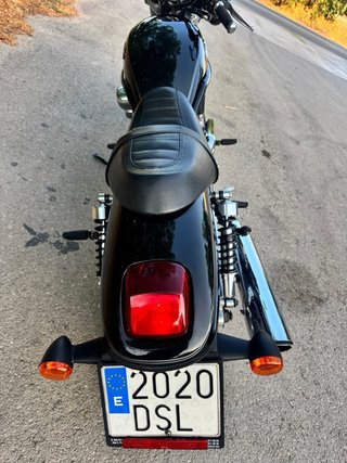 Harley-Davidson v-road  38mil kilometros
