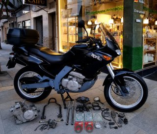 Aprilia Pegaso 650 Cube Negra/Gris