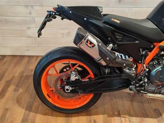 KTM Duke R 890