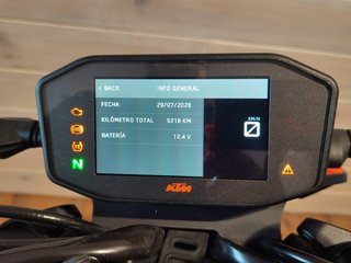 KTM Duke R 890