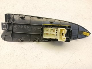 MANDO ELEVALUNAS TRASERO DERECHO TOYOTA RAV4 (A3)